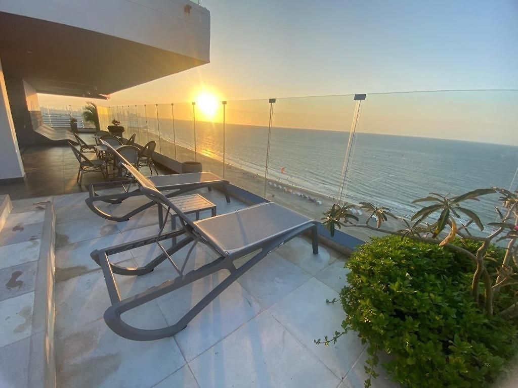 Centro De Convenciones De Americas Con Salida A Playa 2br Wifi Apartment *