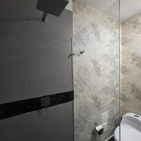 Centro De Convenciones De Americas Con Salida A Playa 2br Wifi Apartment