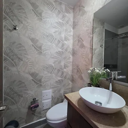 Centro De Convenciones De Americas Con Salida A Playa 2br Wifi Apartment