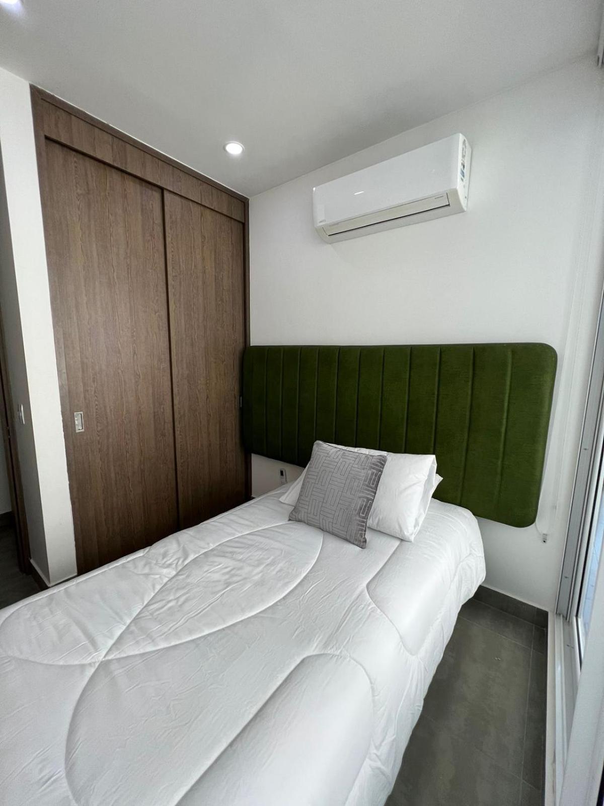 Centro De Convenciones De Americas Con Salida A Playa 2br Wifi Apartment *